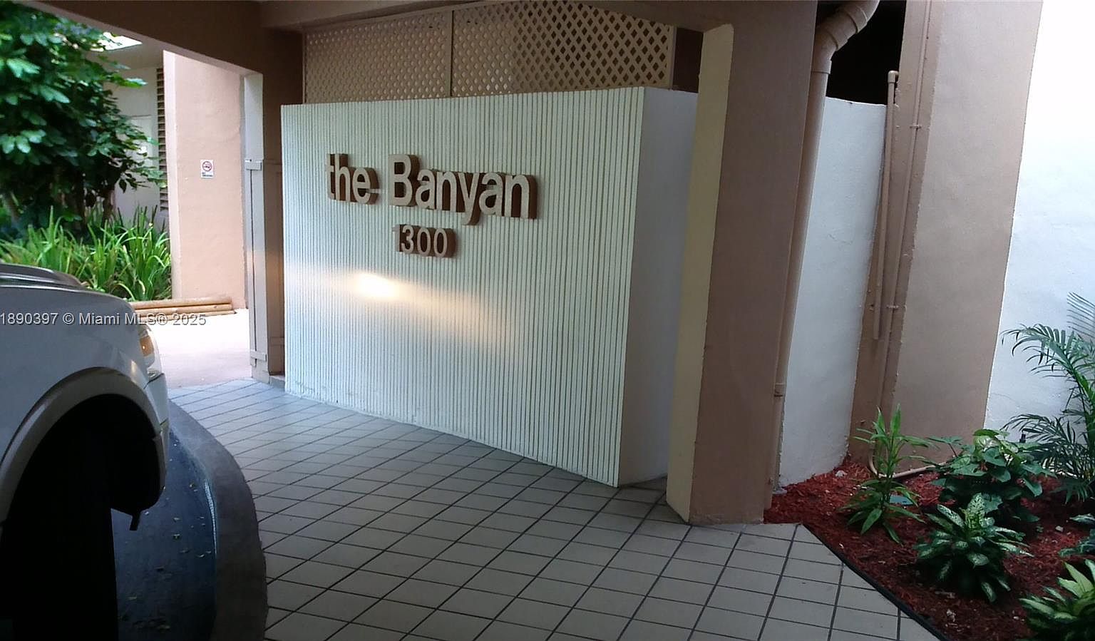 1300 Saint Charles Pl APT 319