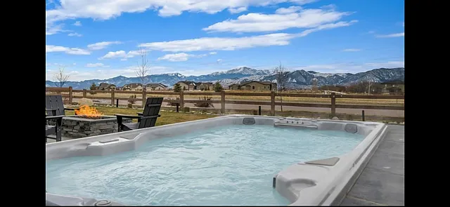Swim spa/hot tub
