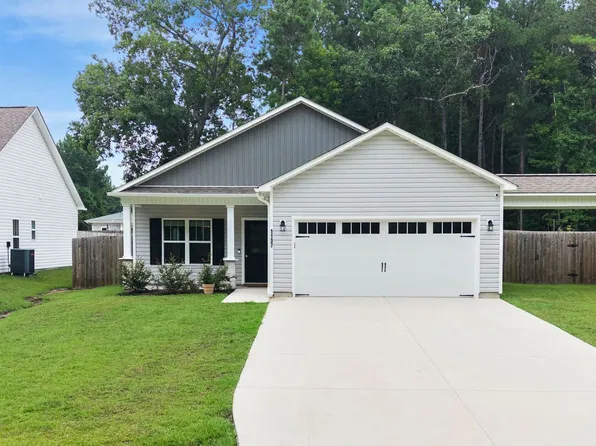 230 Crystal Ct, Hampstead, NC 28443