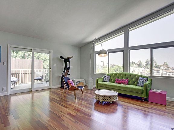 4th image of 4622 Nob Hill Dr