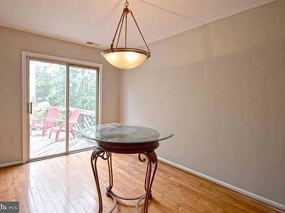 4th image of 9847 Oakdale Woods Ct