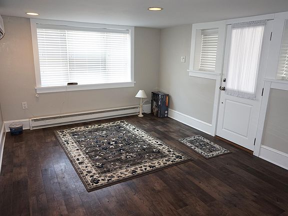 4th image of 1300 Central Ave