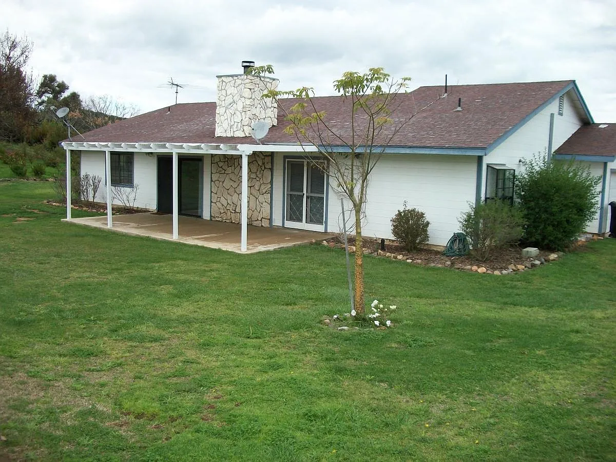 Building Photo - 42245 Via De Los Fideos