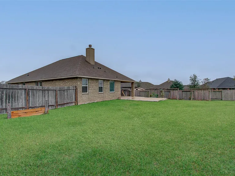 19029 Villa Ln — Photo 32