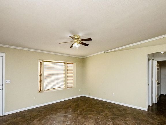 3rd image of 3967 Breakwater Dr