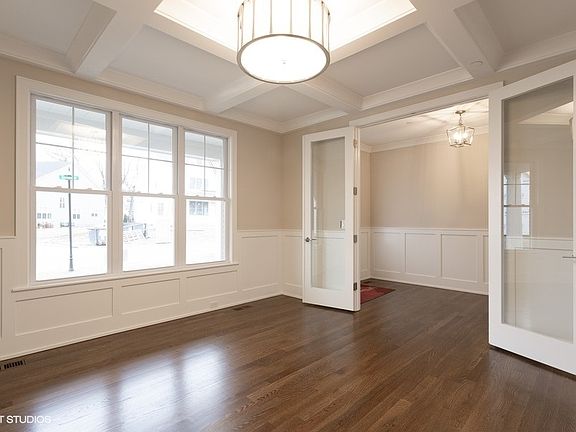 2nd image of 538 Catherine Lot 6
