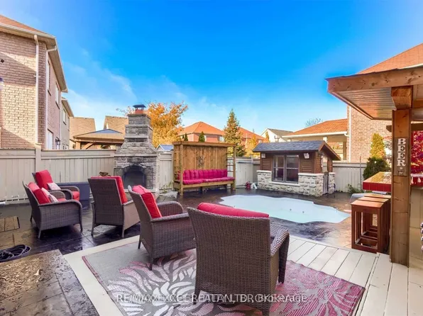 10 Pondmede Cres, Whitchurch Stouffville, ON L4A 0E2