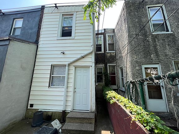 3rd image of 1857 E Wishart St