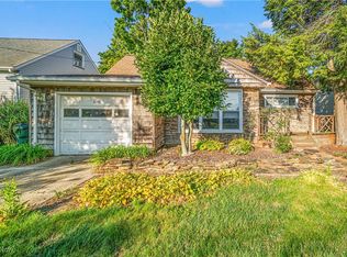 2166 Green Ridge Dr, Wickliffe, OH 44092