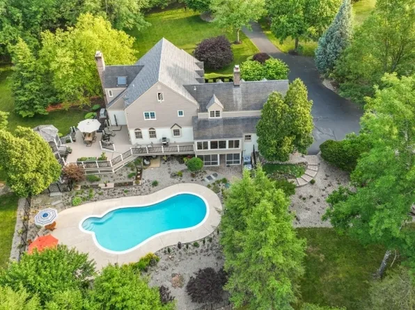 9 Hartpence Ct, Raritan Twp., NJ 08822