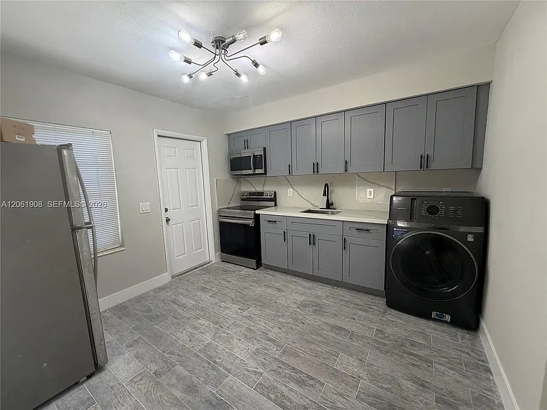 1140 NE 1st Ave #1140 — Photo 4