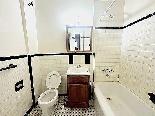 5th image of 89-29 163rd St #4B
