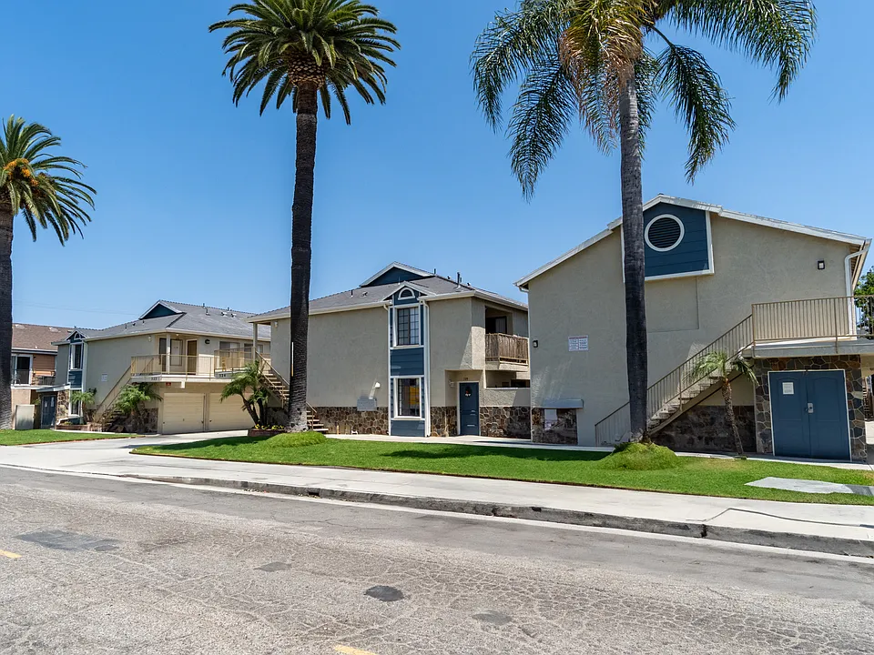 Claudina Apartments