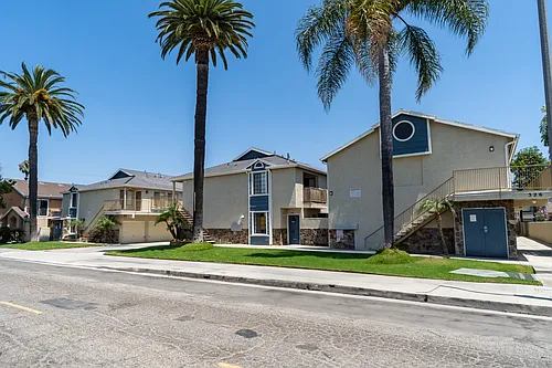 Claudina Apartments Photo 1