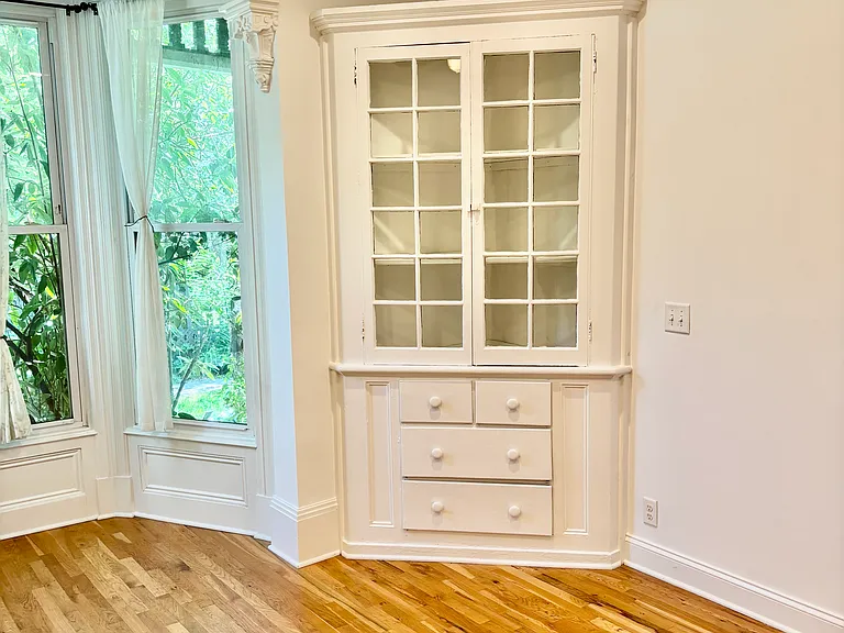 816 Warren St #1B — Photo 3