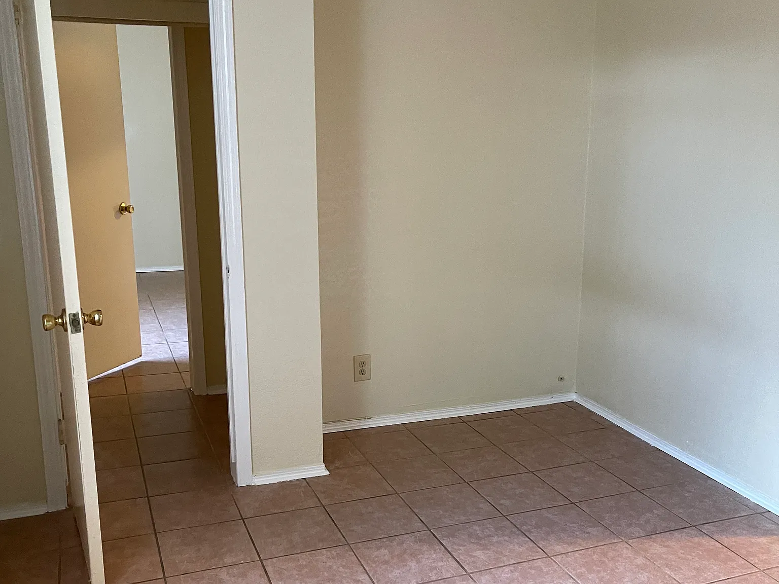 2 bed, 505 sqft, $1,800 — Photo 3