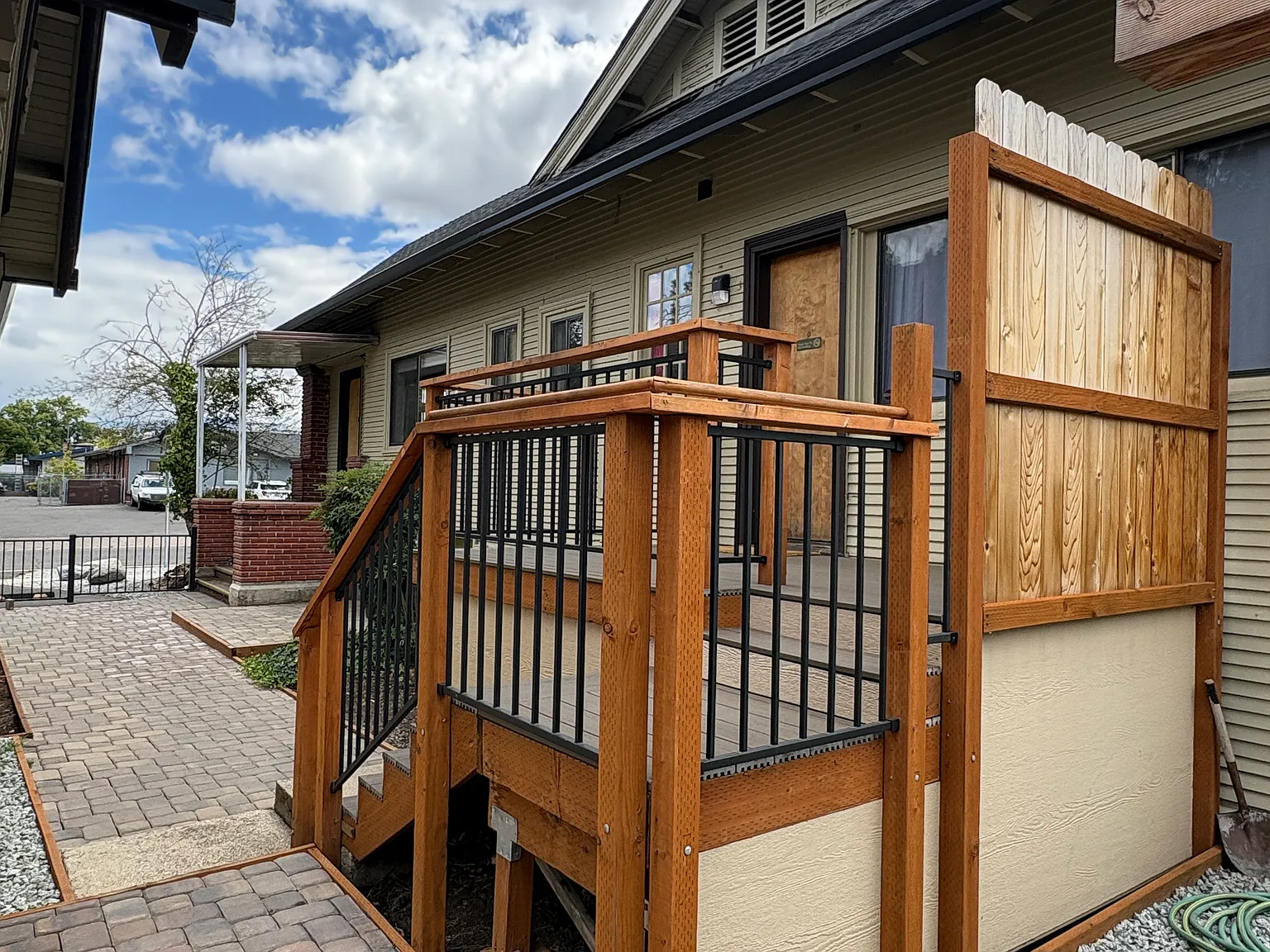 11 N Peach St — Photo 4