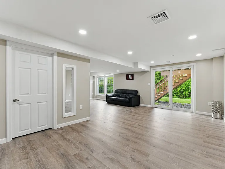 13 Wayside Dr — Photo 20