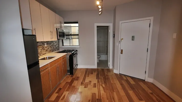 Rented by Nooklyn NYC LLC | media 7