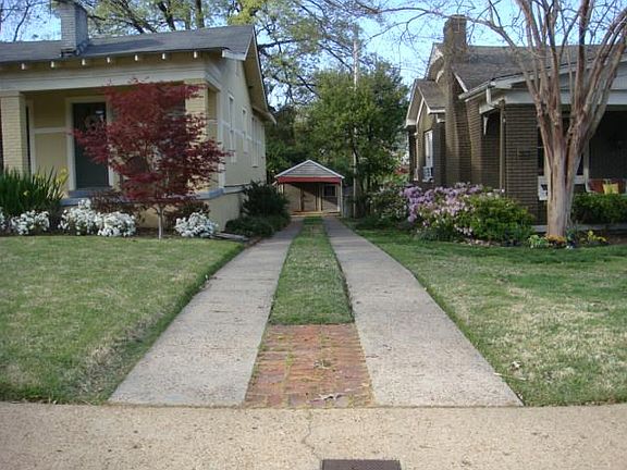 Private drive w covered parking