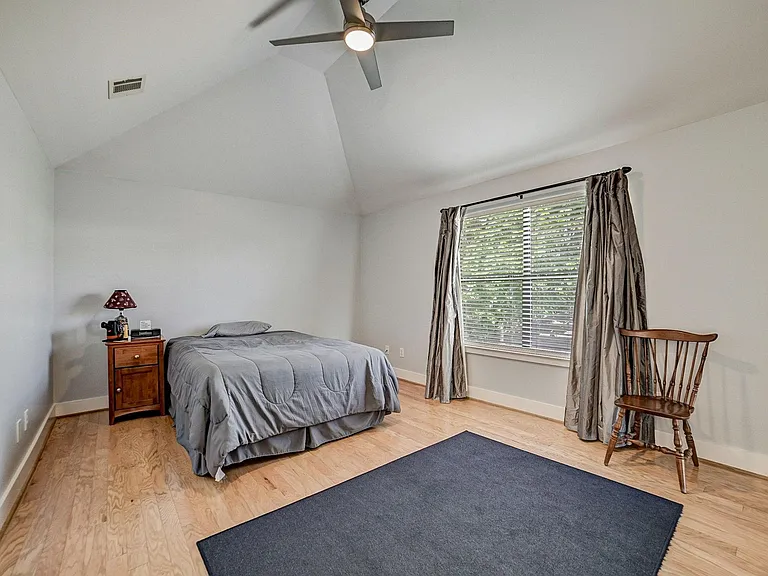 5838 Larkin St — Photo 35