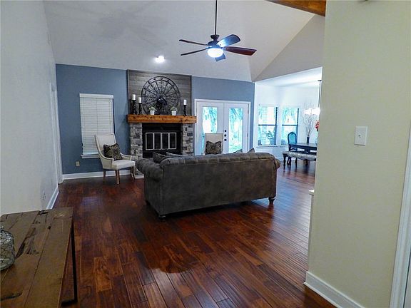 5th image of 128 Mockingbird Ln
