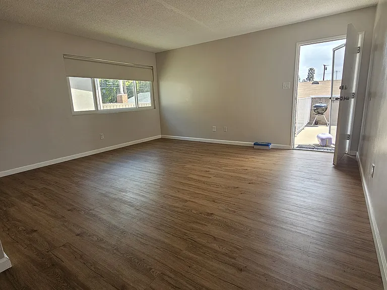 21007 Ladeene Ave #C — Photo 19