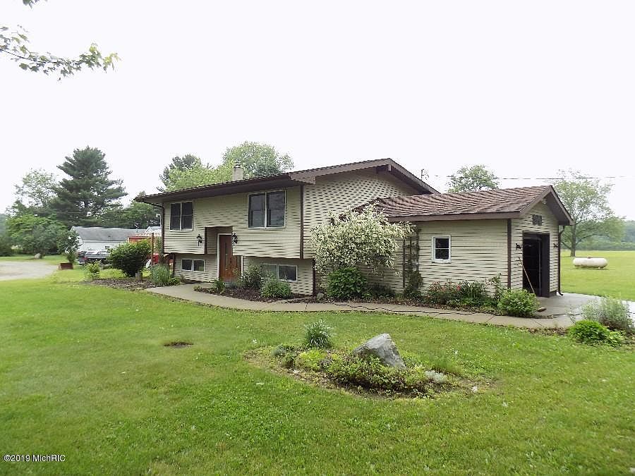 1st image of 26762 Gage St