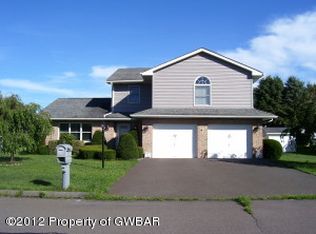 4 Donny Dr, Old Forge, PA 18518