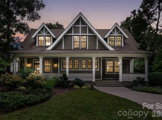 242 Racquet Club Rd, Asheville, NC 28803