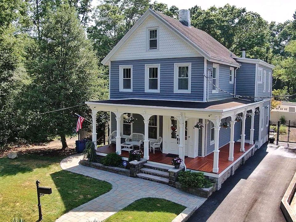 1st image of 34 Woodvale Ave