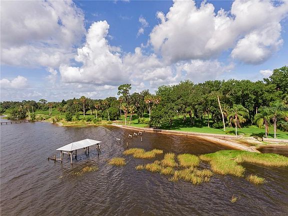 2nd image of 2612 Lake Front Dr