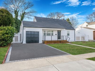 73 Midwood Avenue, Farmingdale, NY, 11735
