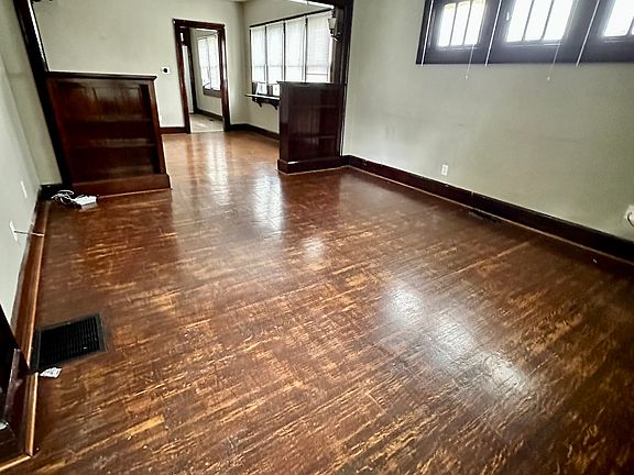 4th image of 1144 Dawson St