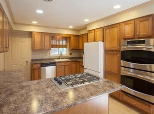 3215 Nottingham Dr, Pittsburgh, PA 15235