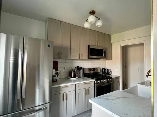 394 Avenue S #6A, Brooklyn, NY 11223