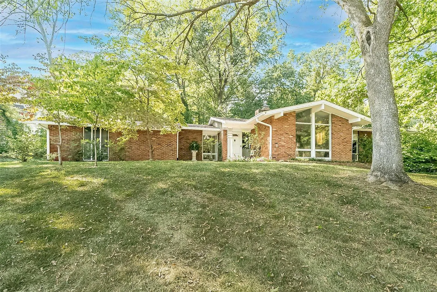 13 Sunswept Dr photo 1