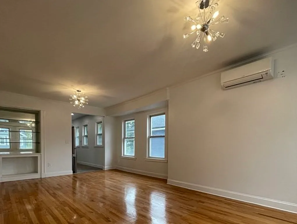 3 bed, 1350 sqft, $3,495 — Photo 1