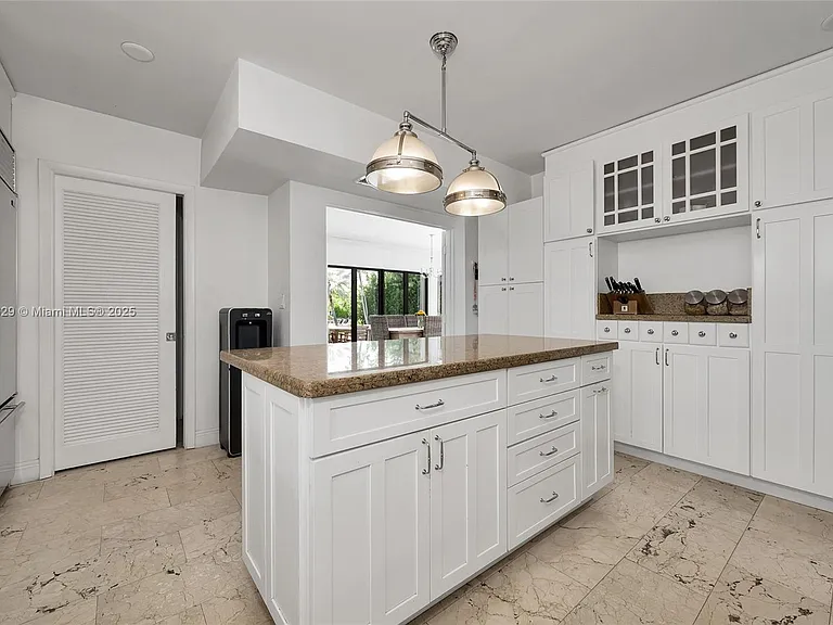 201 Knollwood Dr — Photo 22