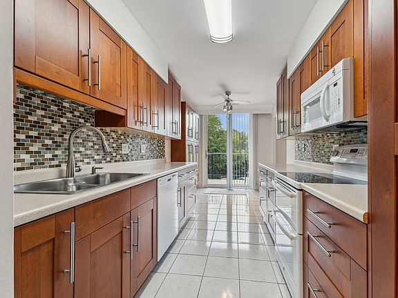 2nd image of 125 Acacia Cir APT 212E