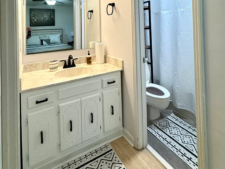 7802 Tumbling Creek Dr — Photo 11