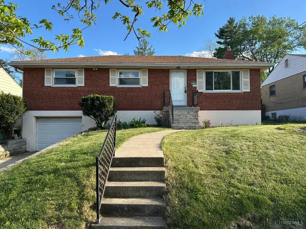 1045 Pelican Dr, Cincinnati, OH 45231