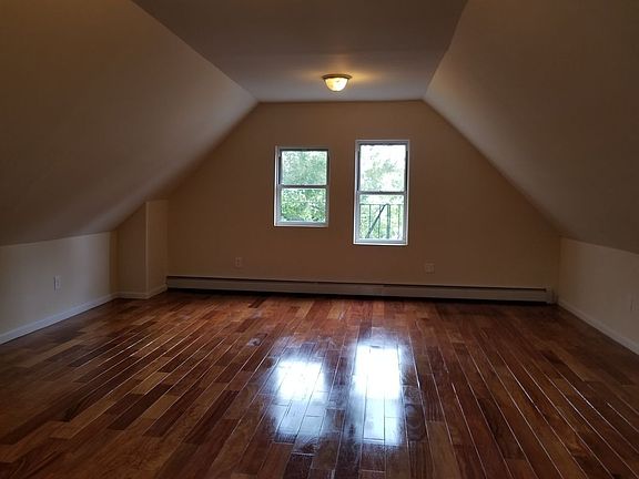 3rd image of 15617 110th Ave #1