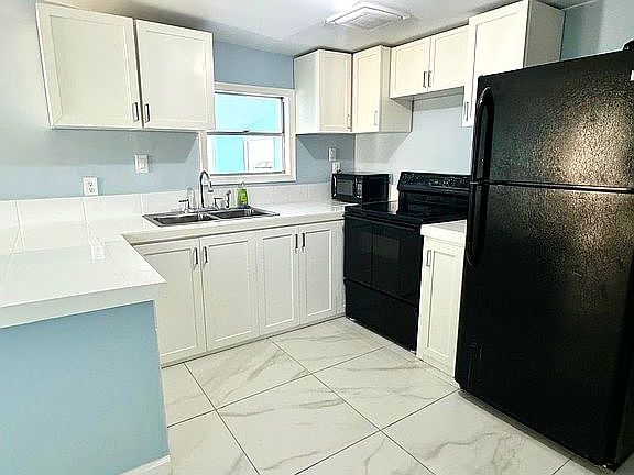 4th image of 720 Cypress Dr