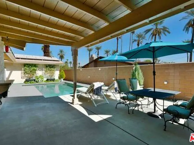 Royal Palm Dr — Photo 2