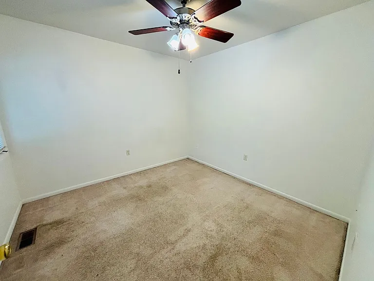 321 Shenandoah Cir — Photo 7