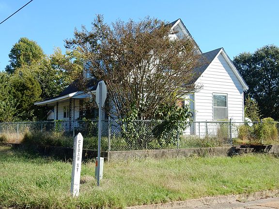 2nd image of 731 Cedar St