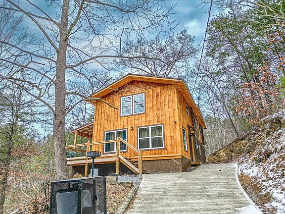 2nd image of 908 Bryan View Rd