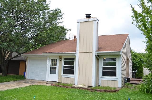 1st image of 30W016 Danbury Dr