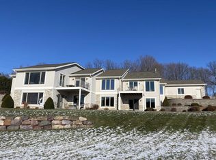 303 Inverness Terrace Ct #2, Baraboo, WI 53913